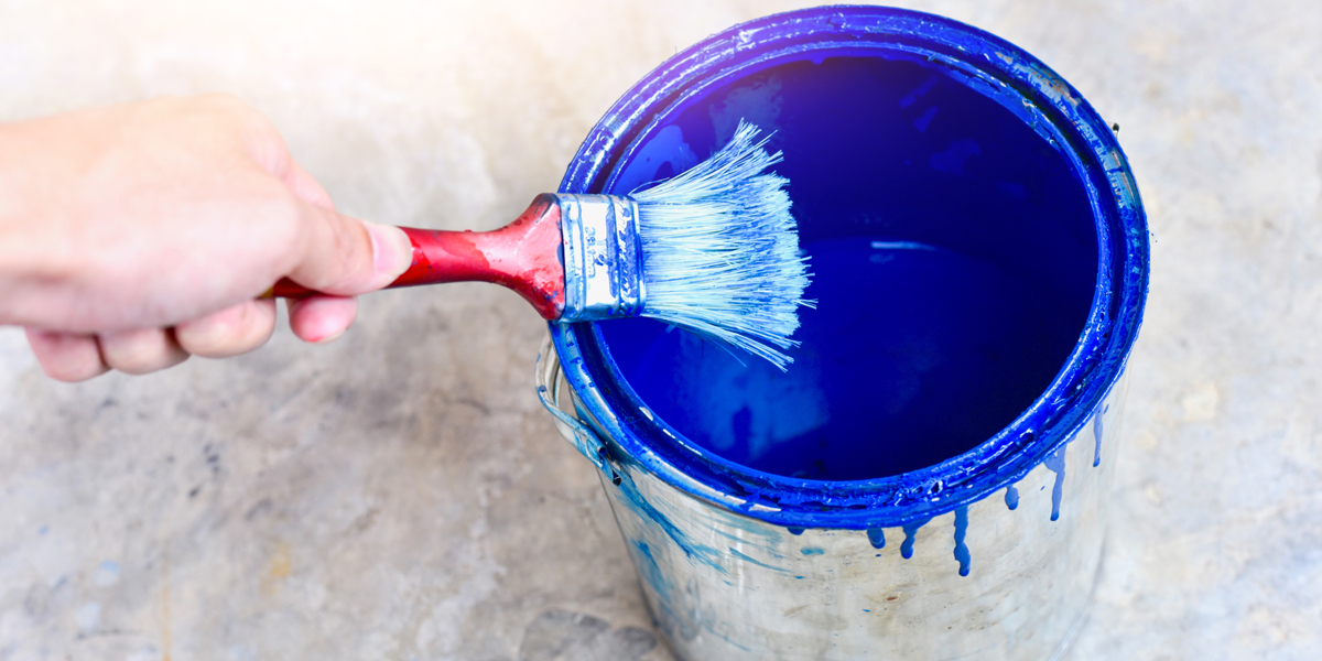 puszka-farby-z-pędzlem