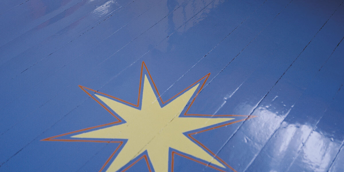 Tonuojami įvairiomis spalvomis