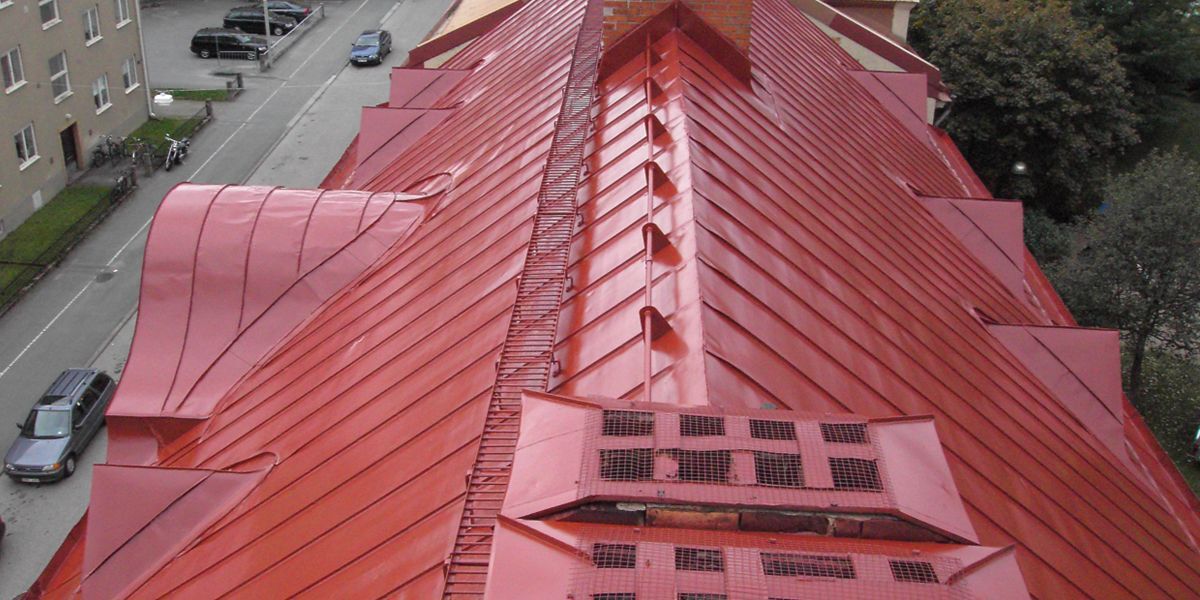 High-rise building roof