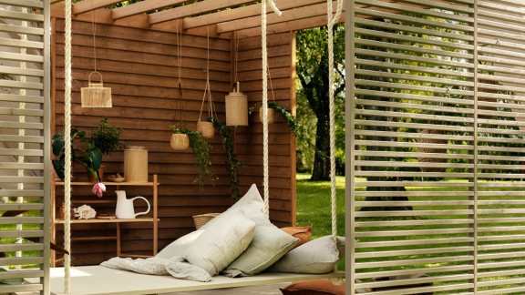 warm brown colour wall panel in pergola