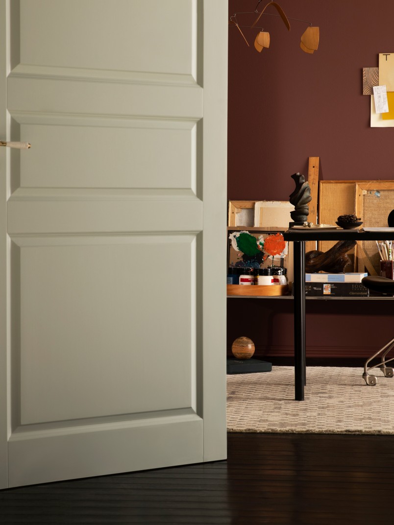 Bold usage of colours creates a warm and cosy atmosphere