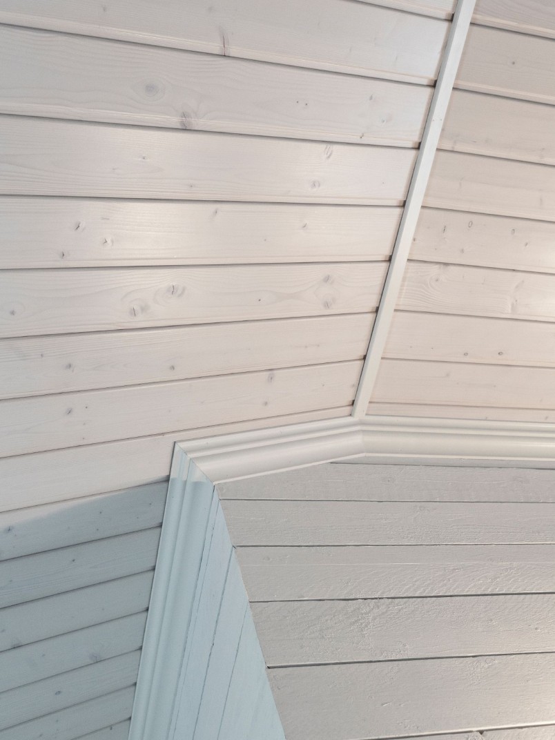 Industrial coatings for wooden moldings