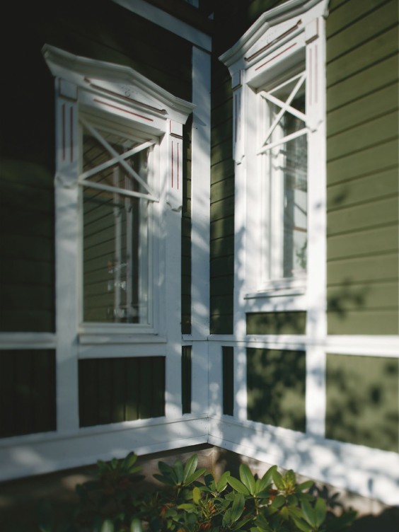 wooden house exterior painting