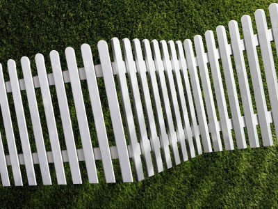 how to repaint a wooden fence