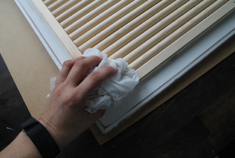 To prepare the surface for painting, clean it with Tikkurila Kalustepesu cleaning agent. 