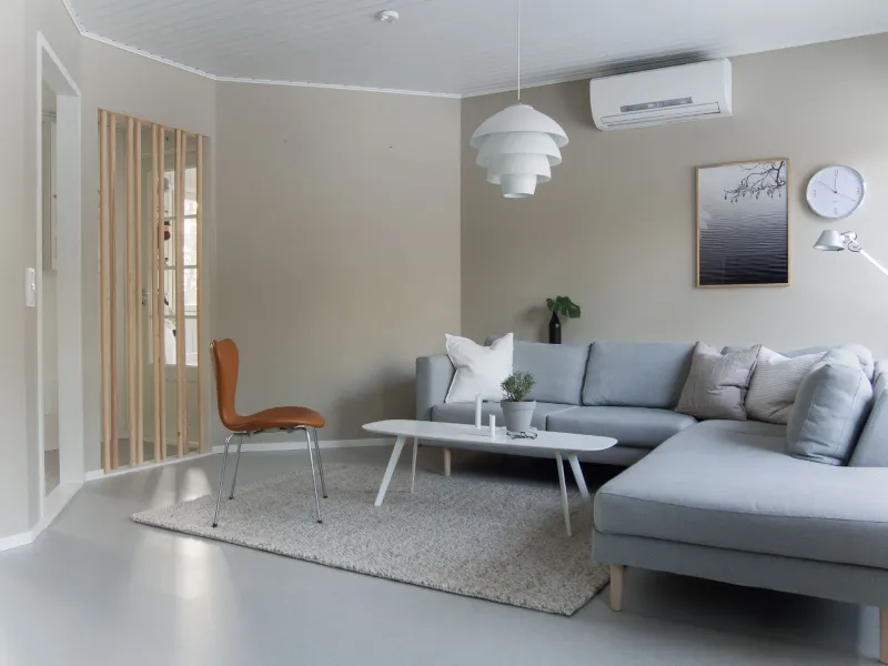 livingroom wall painted with tikkurila white