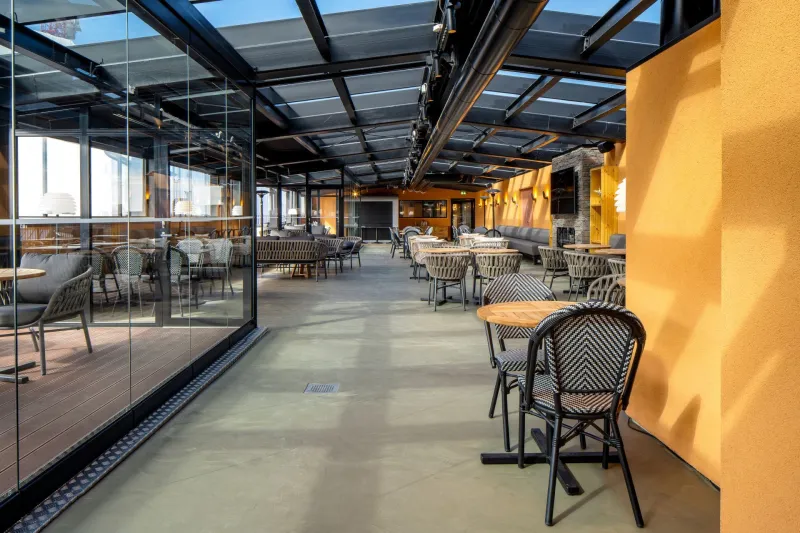 The roof terrace mineral facade