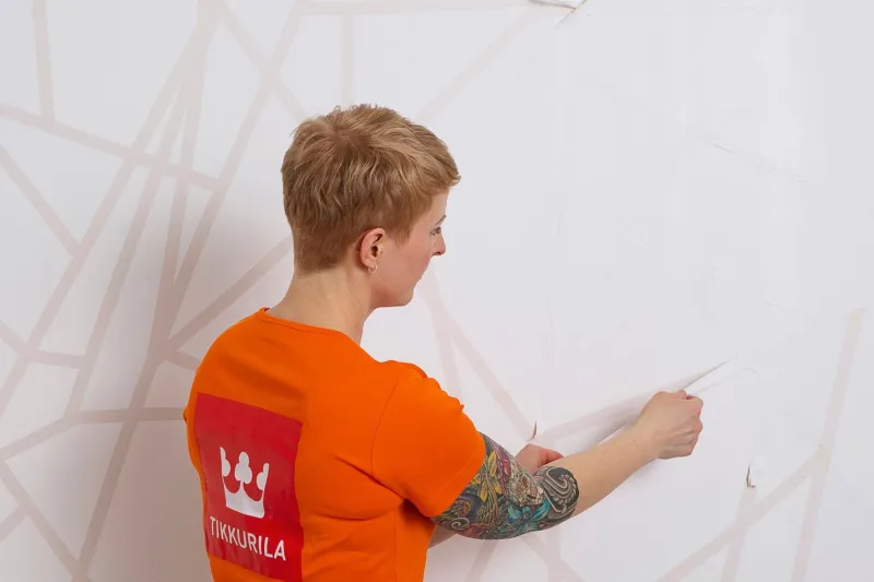 Remove the masking tape immediately after painting.